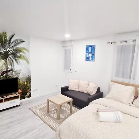 Appartement Lumineux Avec Parking Sevran Exterior foto