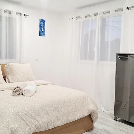 Appartement Lumineux Avec Parking Sevran Exterior foto