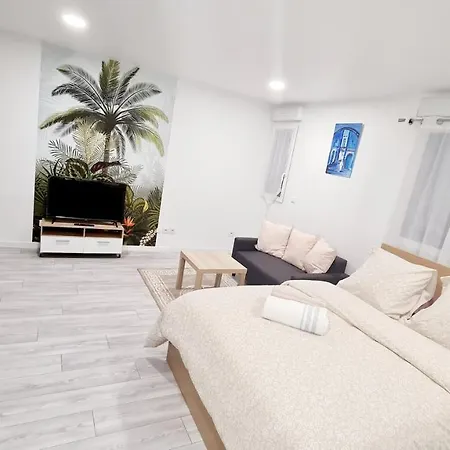 Appartement Lumineux Avec Parking Sevran Exterior foto