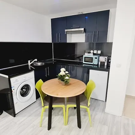 Appartement Lumineux Avec Parking Sevran Exterior foto