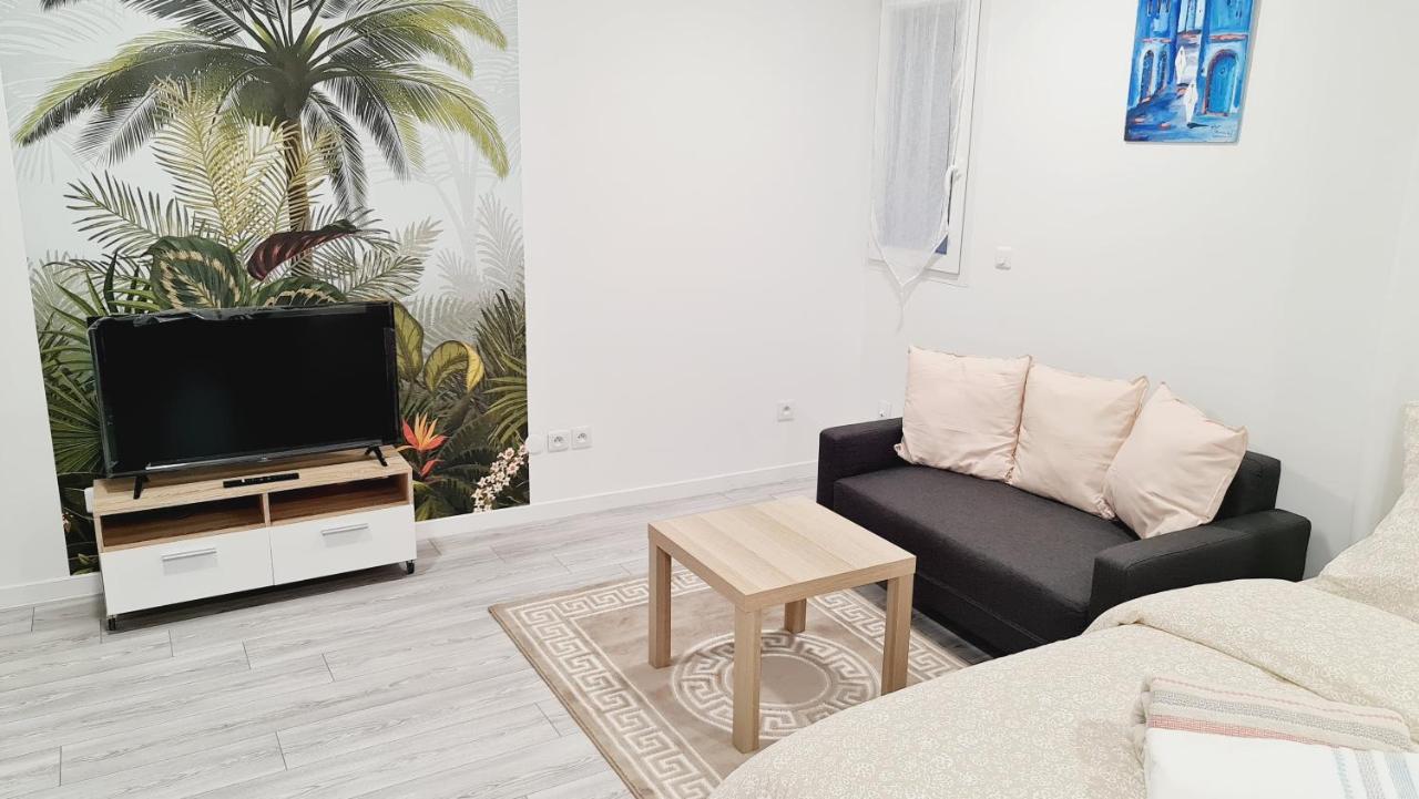 Apartment Lumineux Avec Parking Sevran