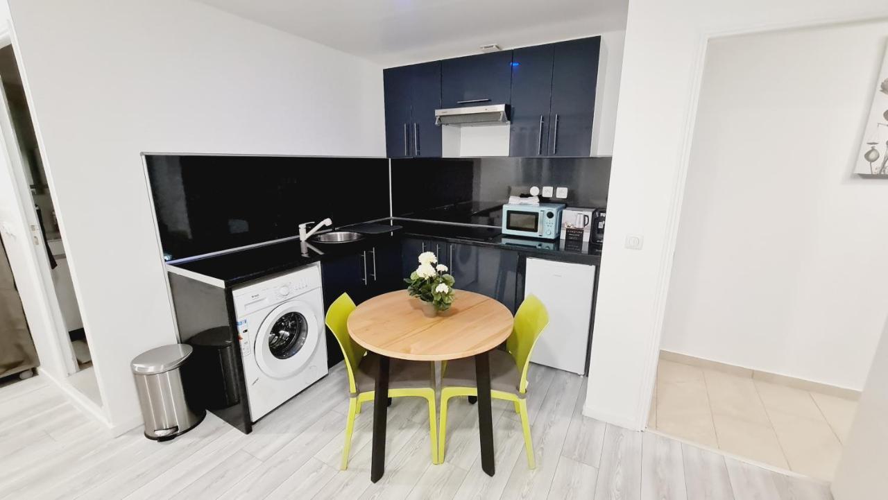 Apartment Lumineux Avec Parking Sevran